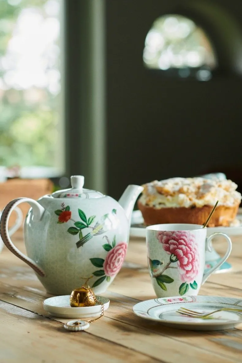 Blushing Birds Petit Four 12 Cm