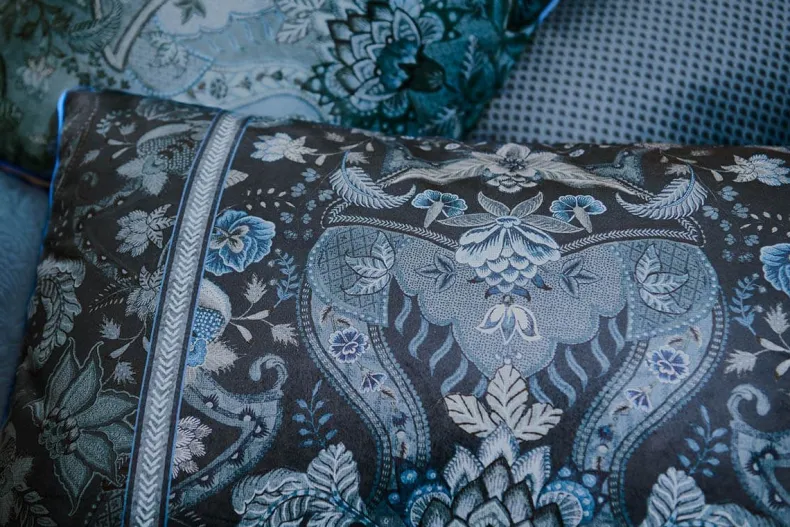 Sierkussen Kyoto Festival Donker