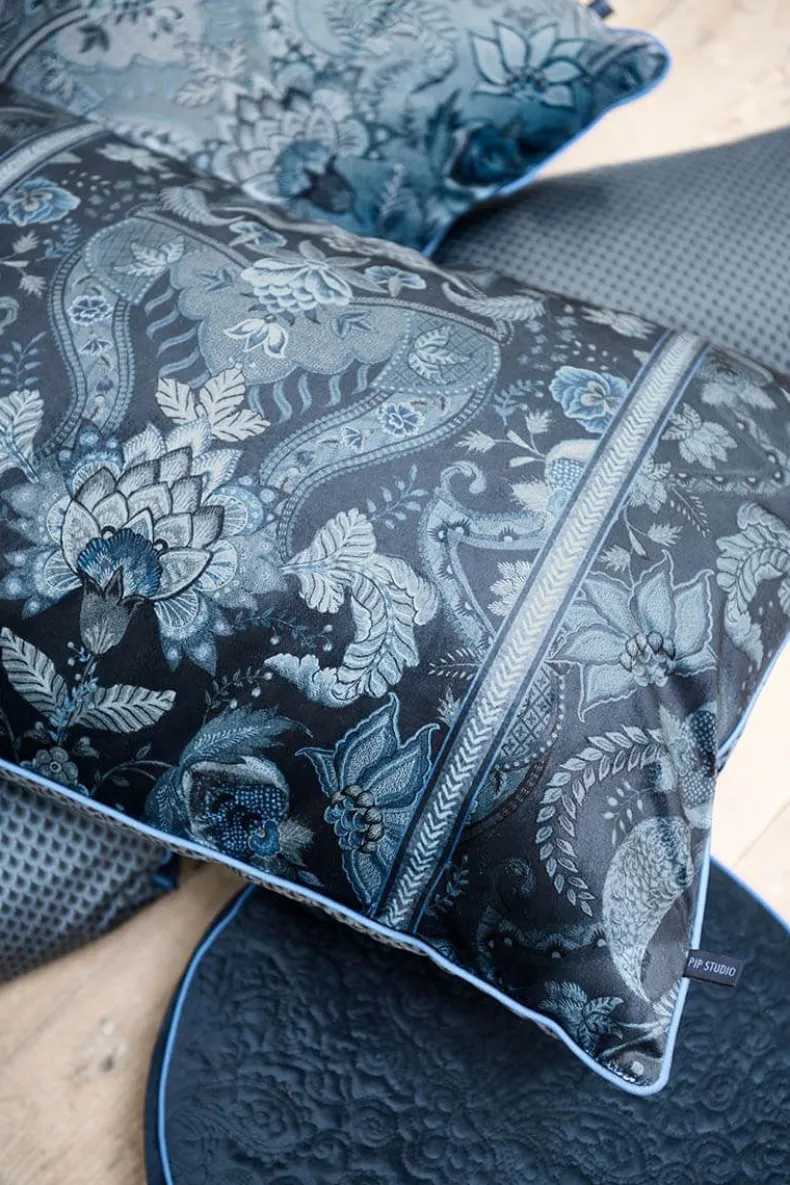 Sierkussen Kyoto Festival Donker