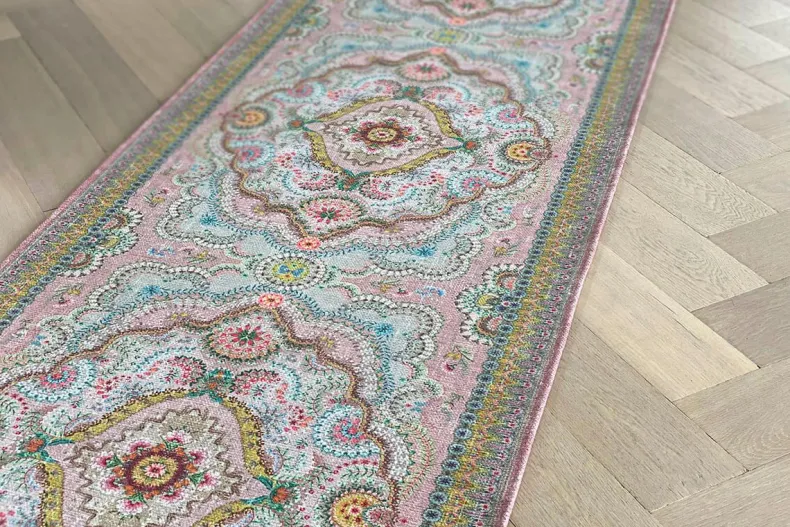 Vloerkleed Loper Majorelle By Pip Pastel Roze